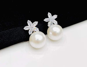 White pear studs